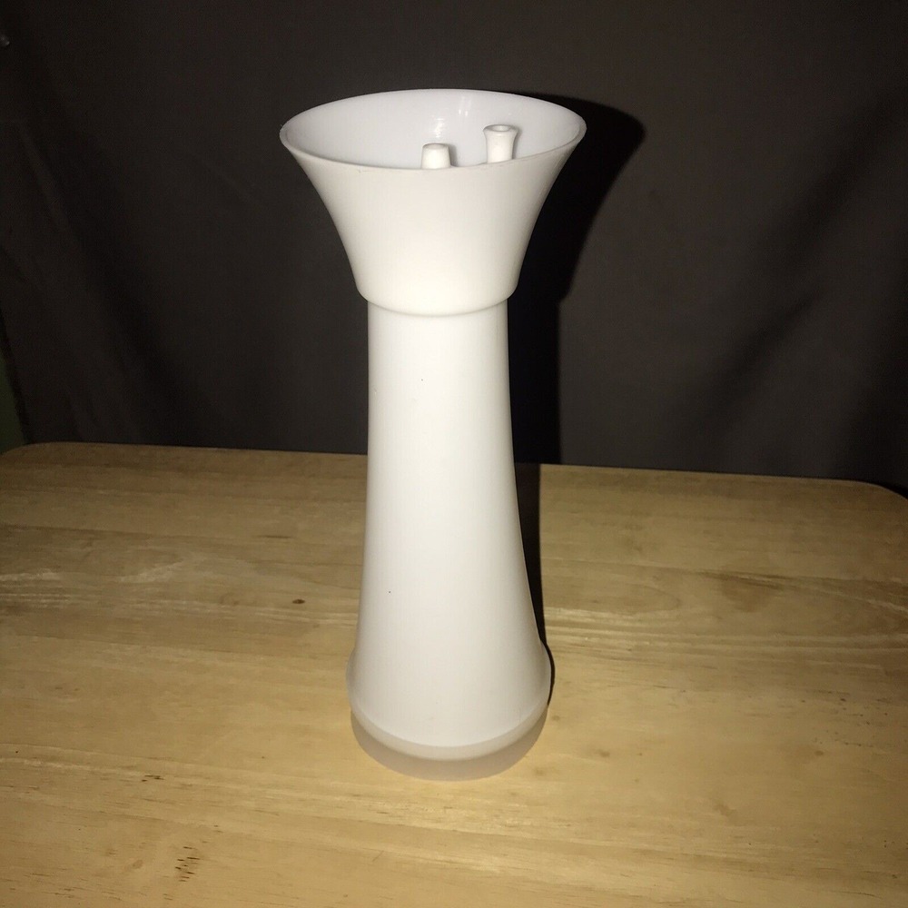 Tupperware Vintage White Jiffi Sift-n-Store 297-40